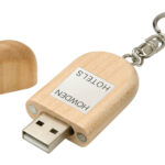 Usb Bamboo With Magnetic Closure - 54247_67448.jpg